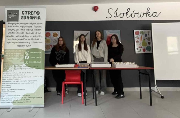 Zdjęcia z realizacji projektu społecznego  o nazwie „STREF@ ZDROWIA”