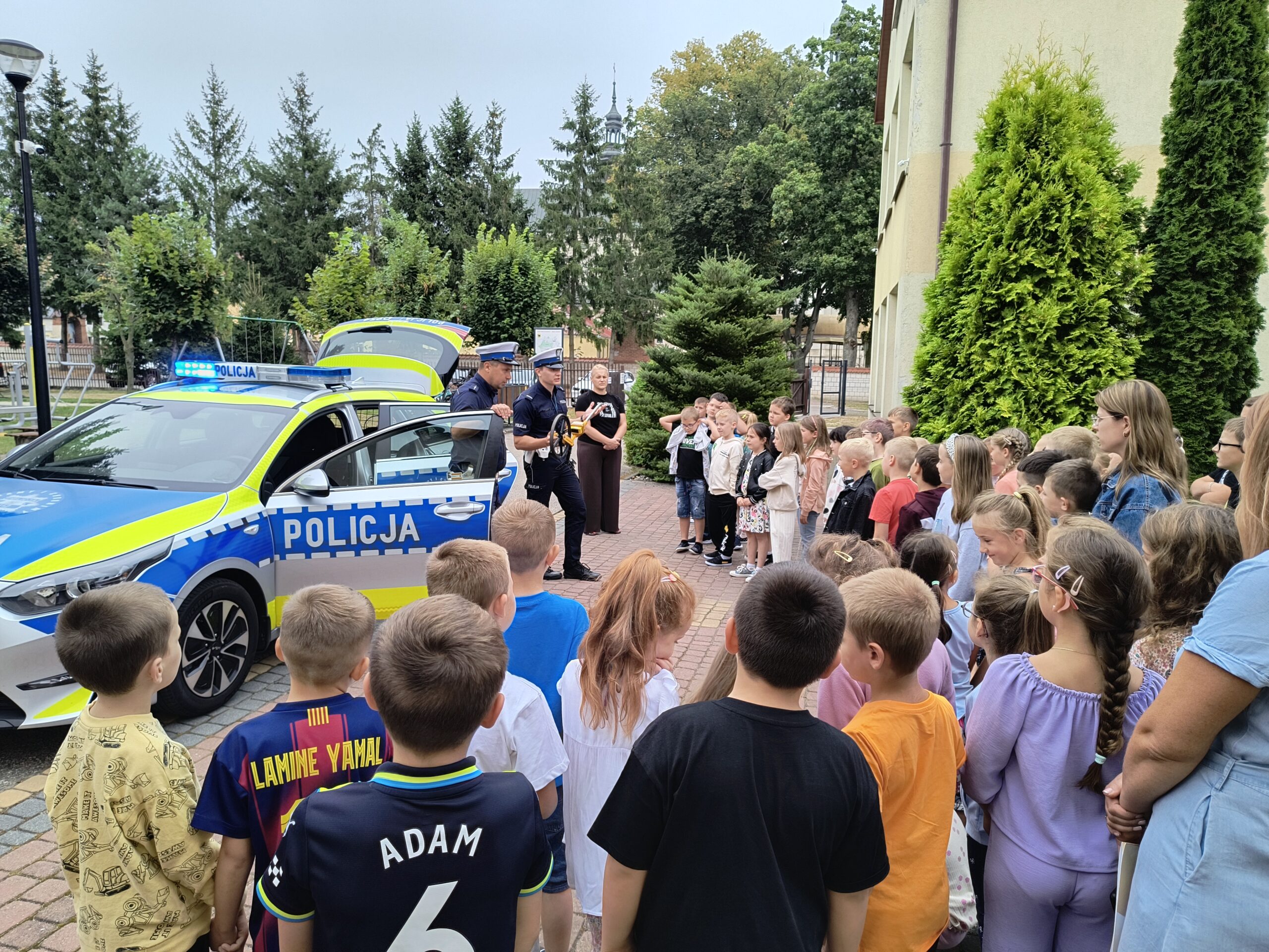 Spotkanie uczniów klas 1-3 z policją
